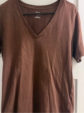 Banana Republic Men's Brown V-Neck Tee